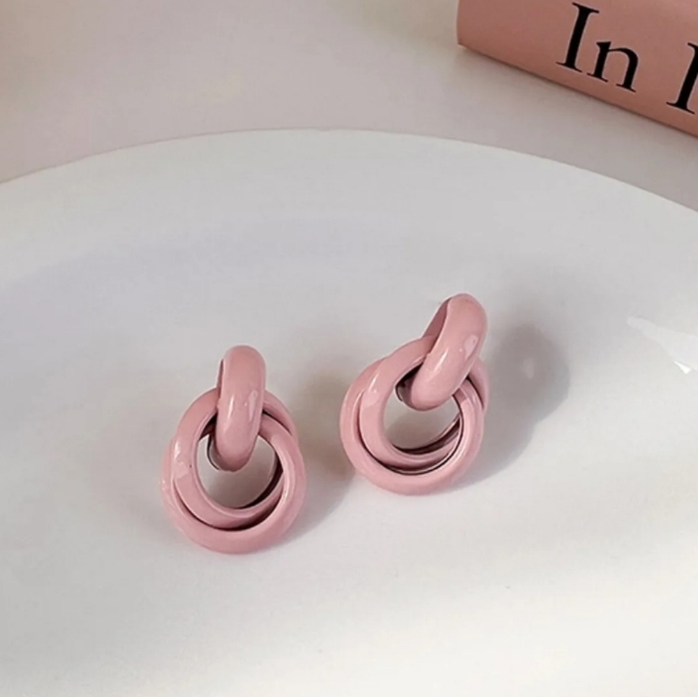 NWT pastel pink metal interwoven earrings